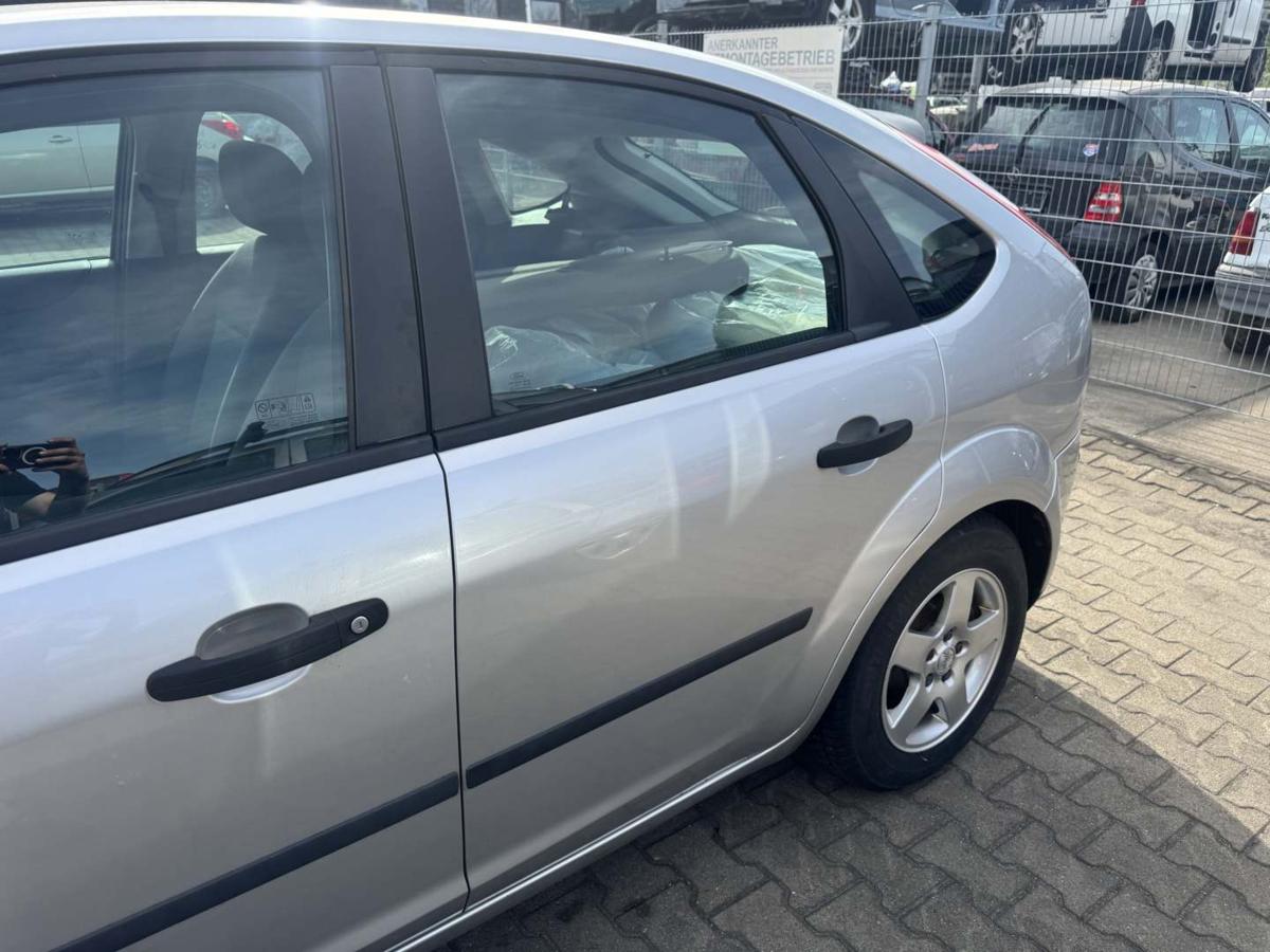 Ford Focus 2 original T&uuml;r hinten links Polar Silber Flie&szlig;heck Rohbau Bj.2005